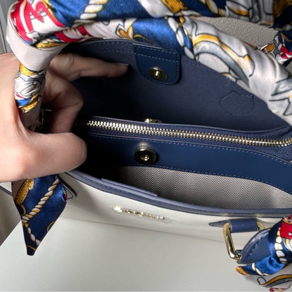 Novara Tote Bag by Zanae – Navy Genuine Leather Tote - Picture 9 of 15